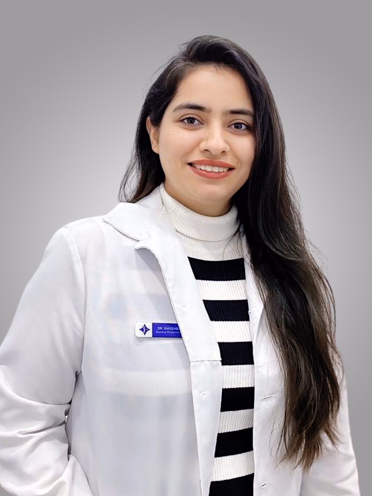 skin expert in dubai : Dr. Khushbu